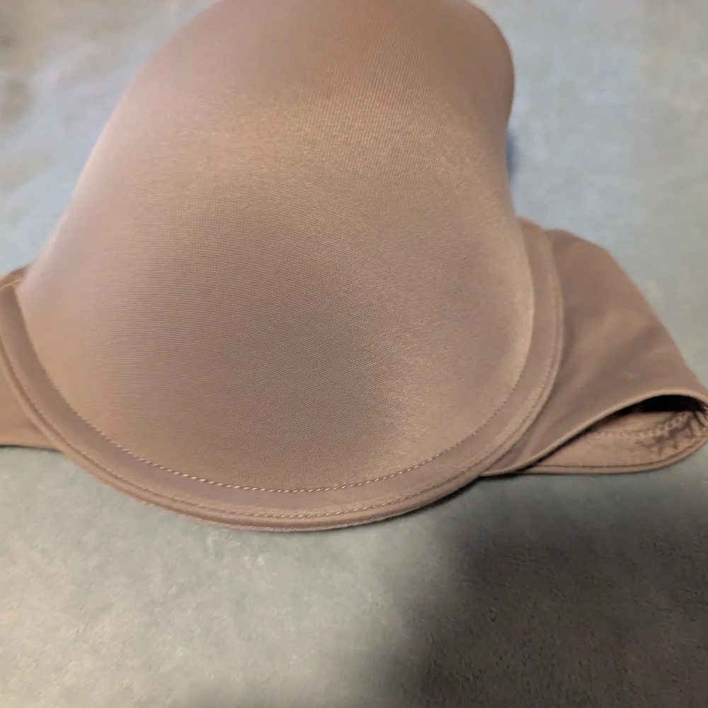 Vanity Fair Smooth Beige Underwire Bra - Picture 3 of 7